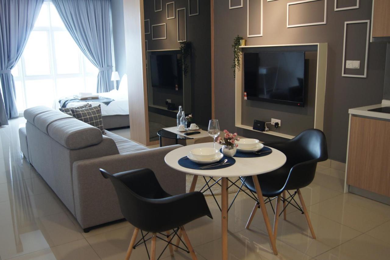 Twin Galaxy Suites By Iconic Bliss Johor Bahru Exterior foto